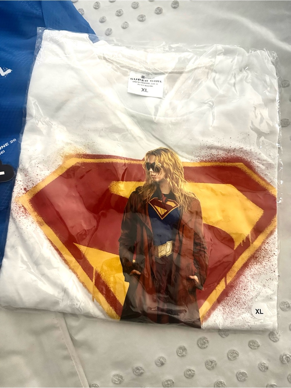 Supergirl 2026  Special Edition early screening set SIZE M - Picture 2 of 4